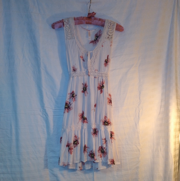 Dress - Picture 1 of 4